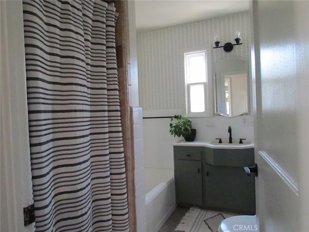 1923 E Terrace, Fresno, CA 93703