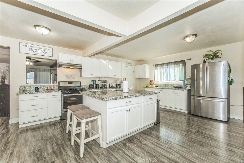 2467 S Holloway Ave, Fresno, CA 93725