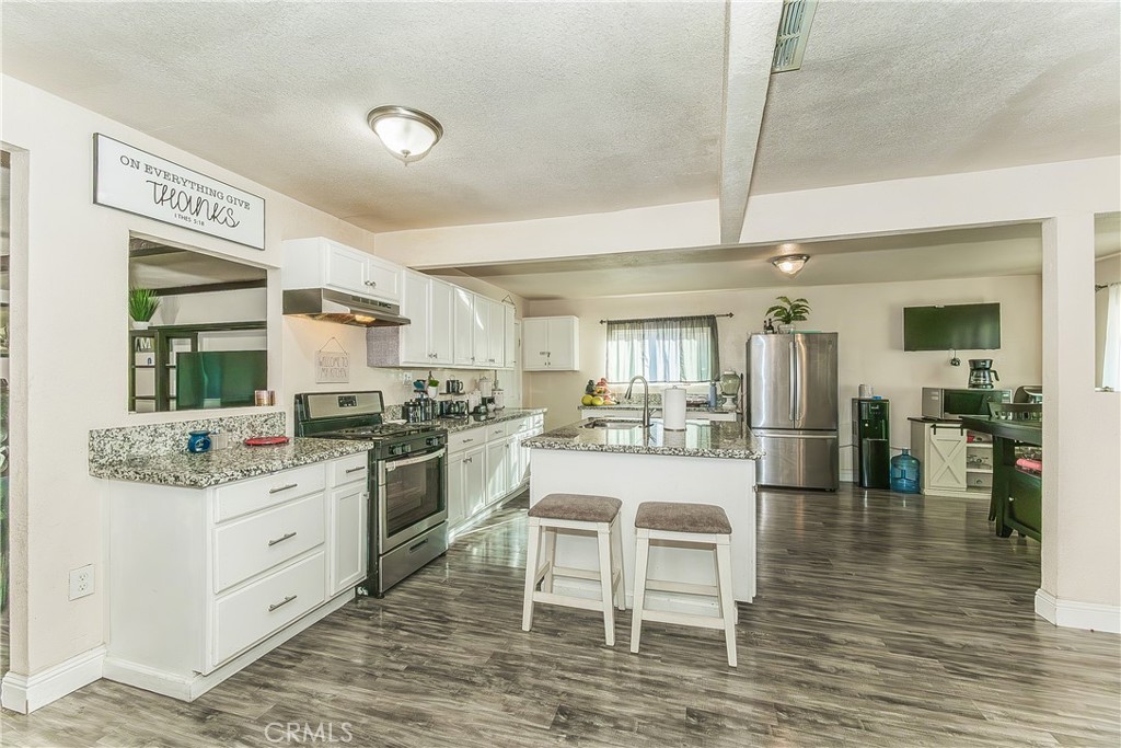 2467 S Holloway Ave, Fresno, CA 93725