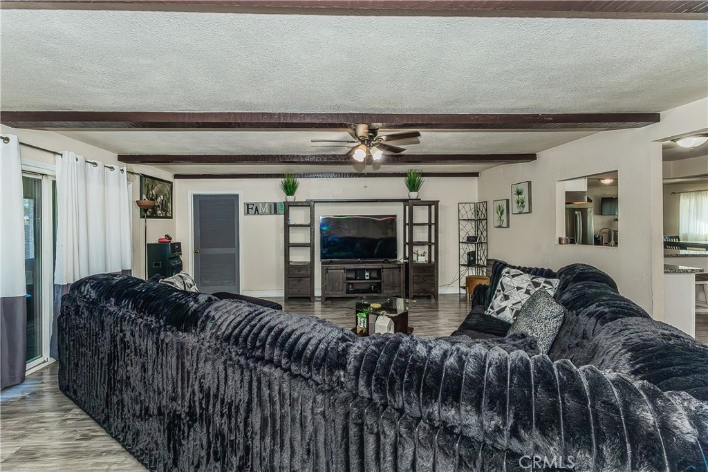 2467 S Holloway Ave, Fresno, CA 93725