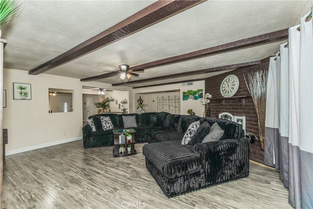 2467 S Holloway Ave, Fresno, CA 93725