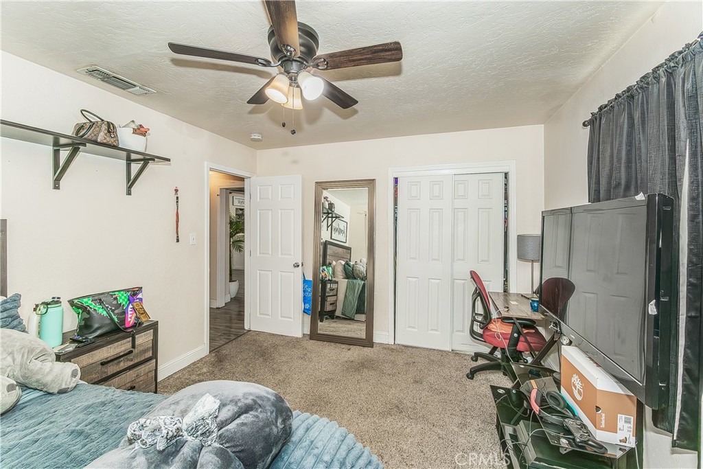 2467 S Holloway Ave, Fresno, CA 93725