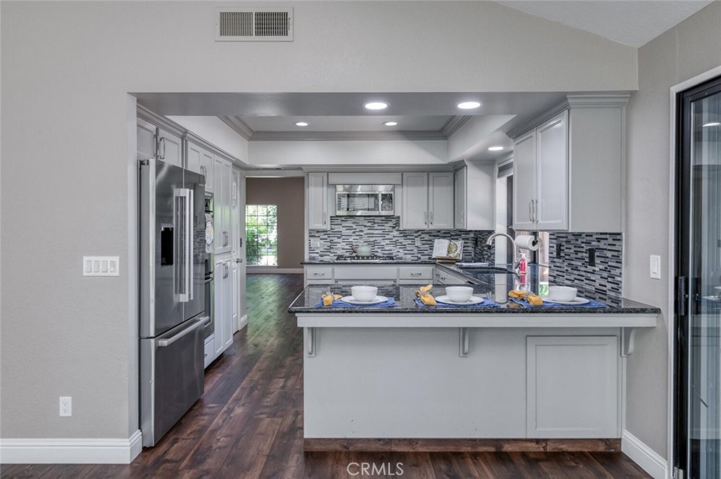 6702 N Dolores, Fresno, CA 93711