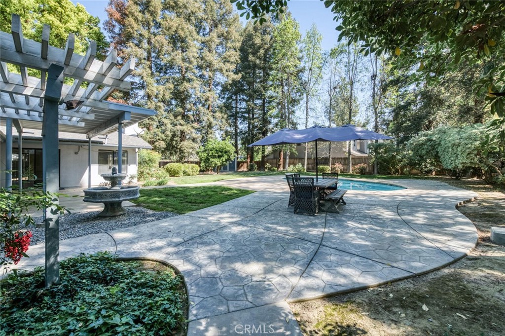 6702 N Dolores, Fresno, CA 93711