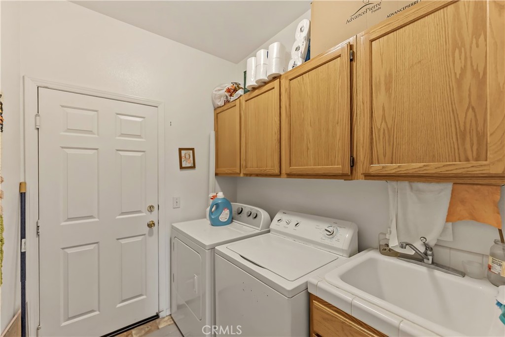 8613 N Whitney, Fresno, CA 93720