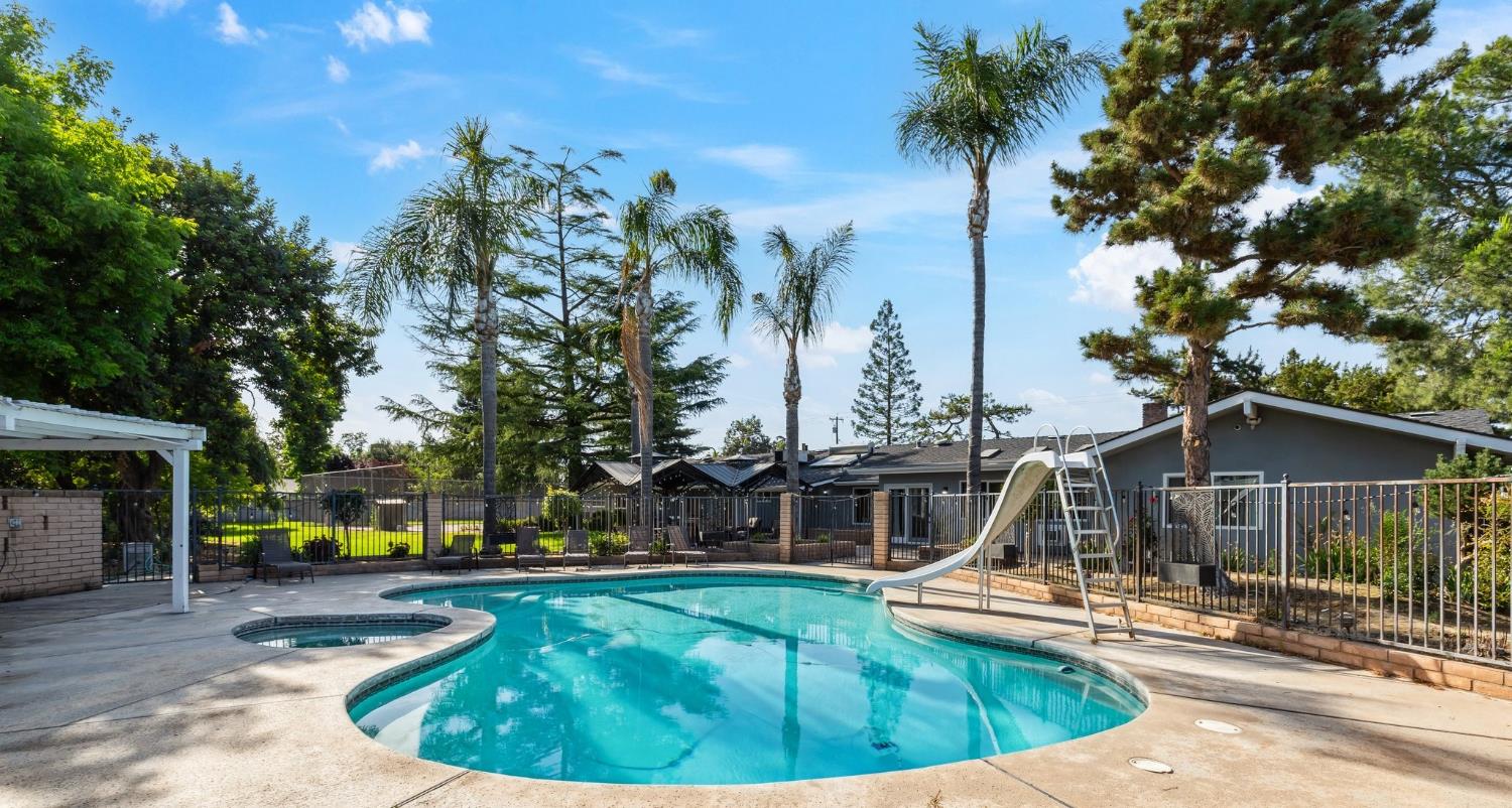 4341 W Dakota Ave, Fresno, CA 93722