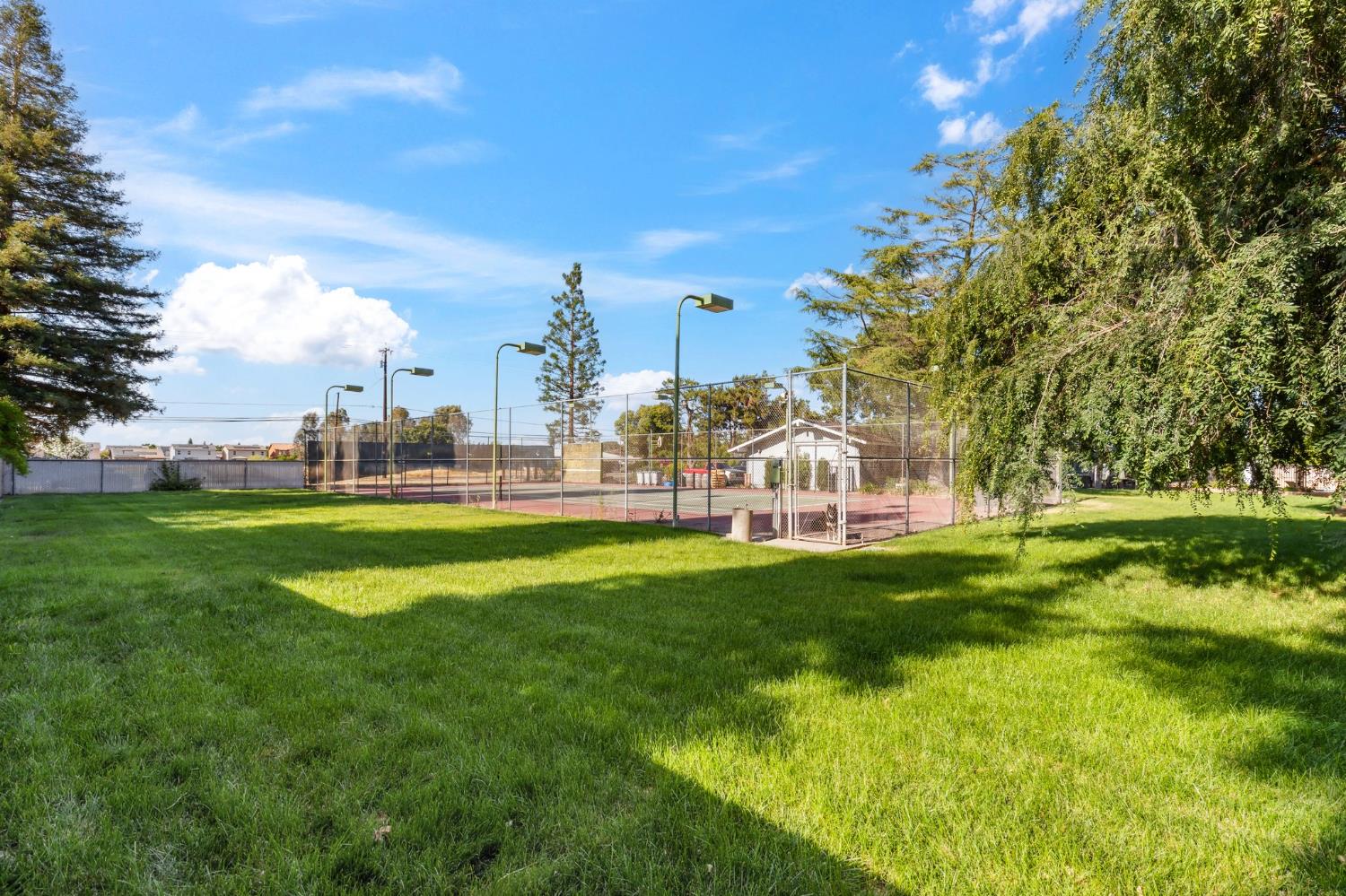 4341 W Dakota Ave, Fresno, CA 93722