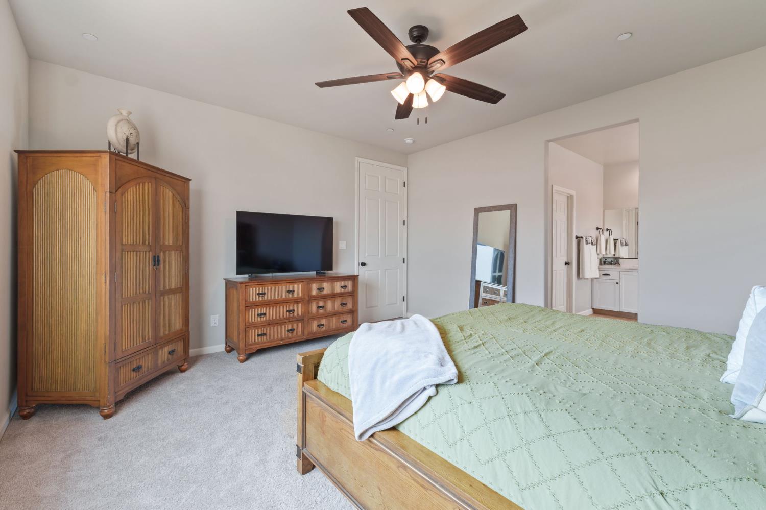 4450 Oak Knoll Rd, Madera, CA 93636