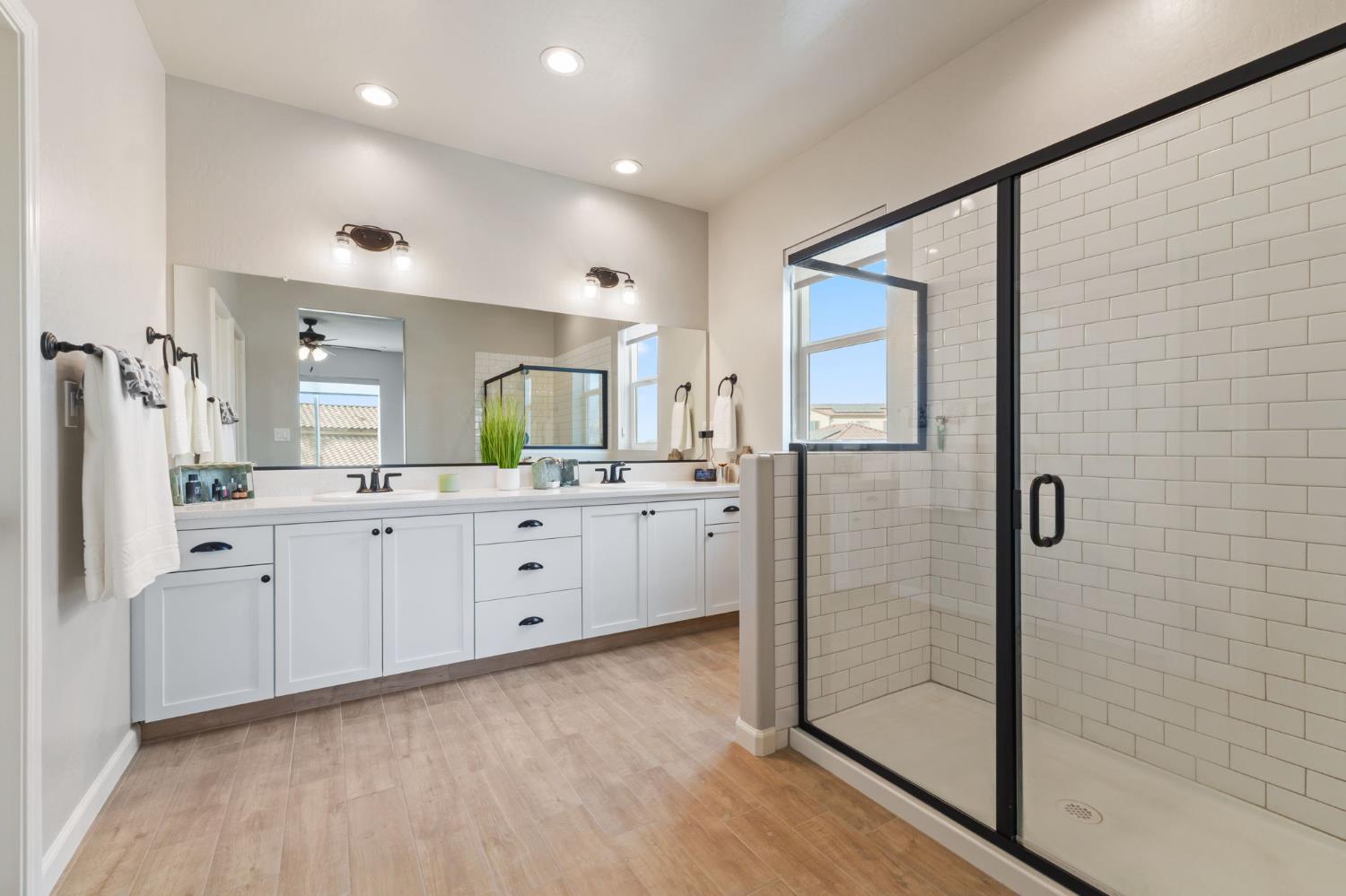 4450 Oak Knoll Rd, Madera, CA 93636