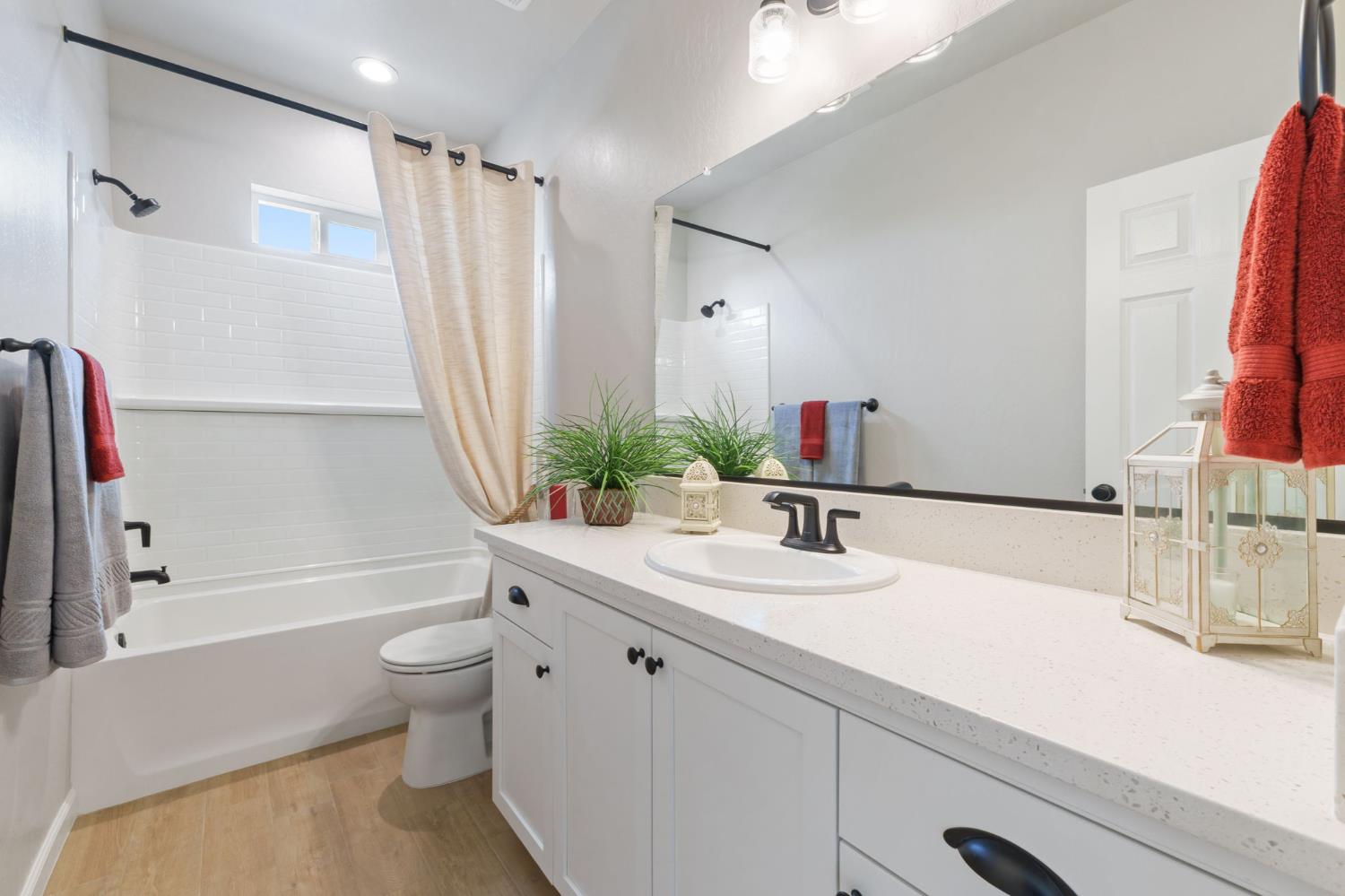 4450 Oak Knoll Rd, Madera, CA 93636