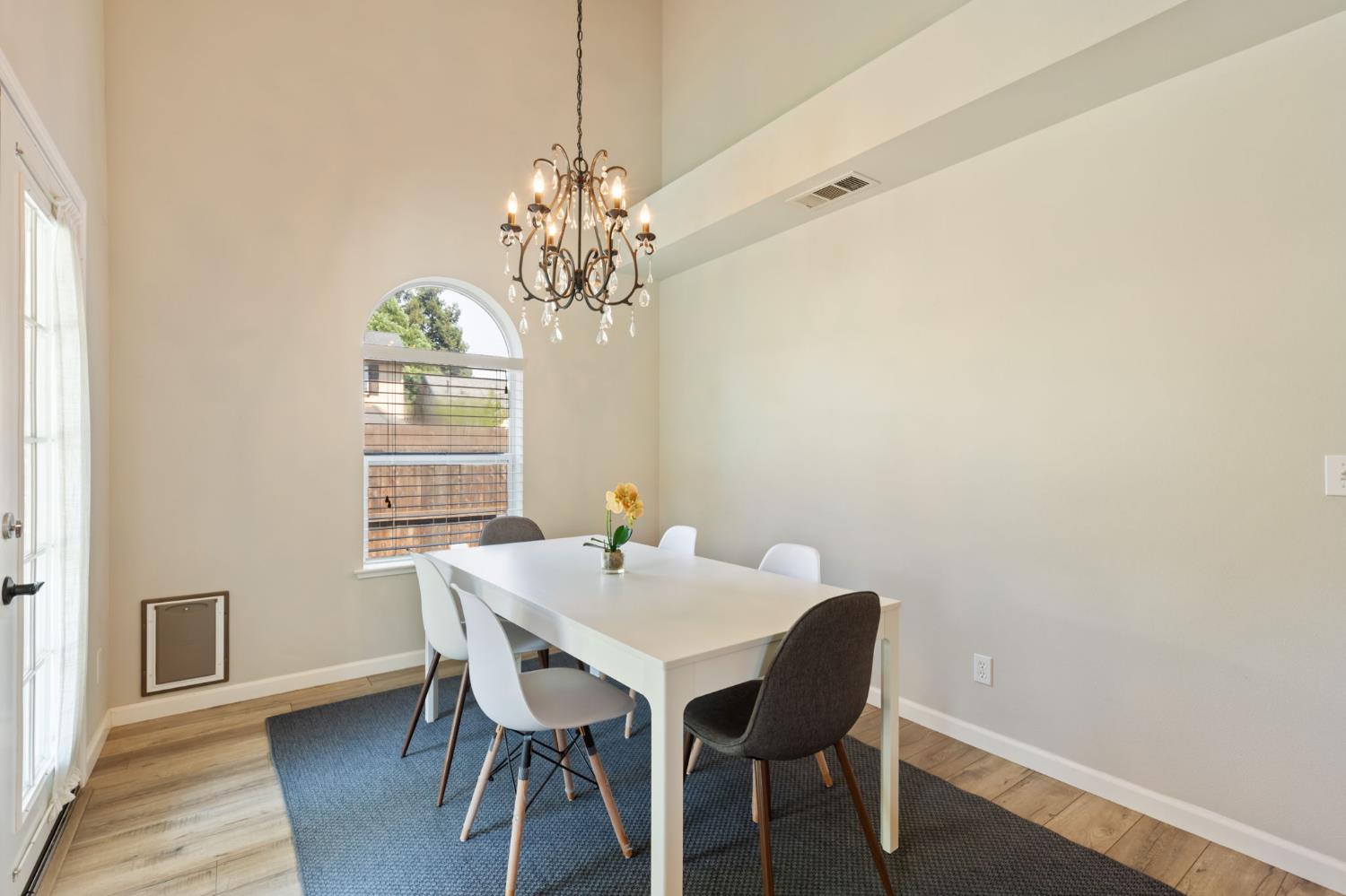 8181 N Backer Ave, Fresno, CA 93720