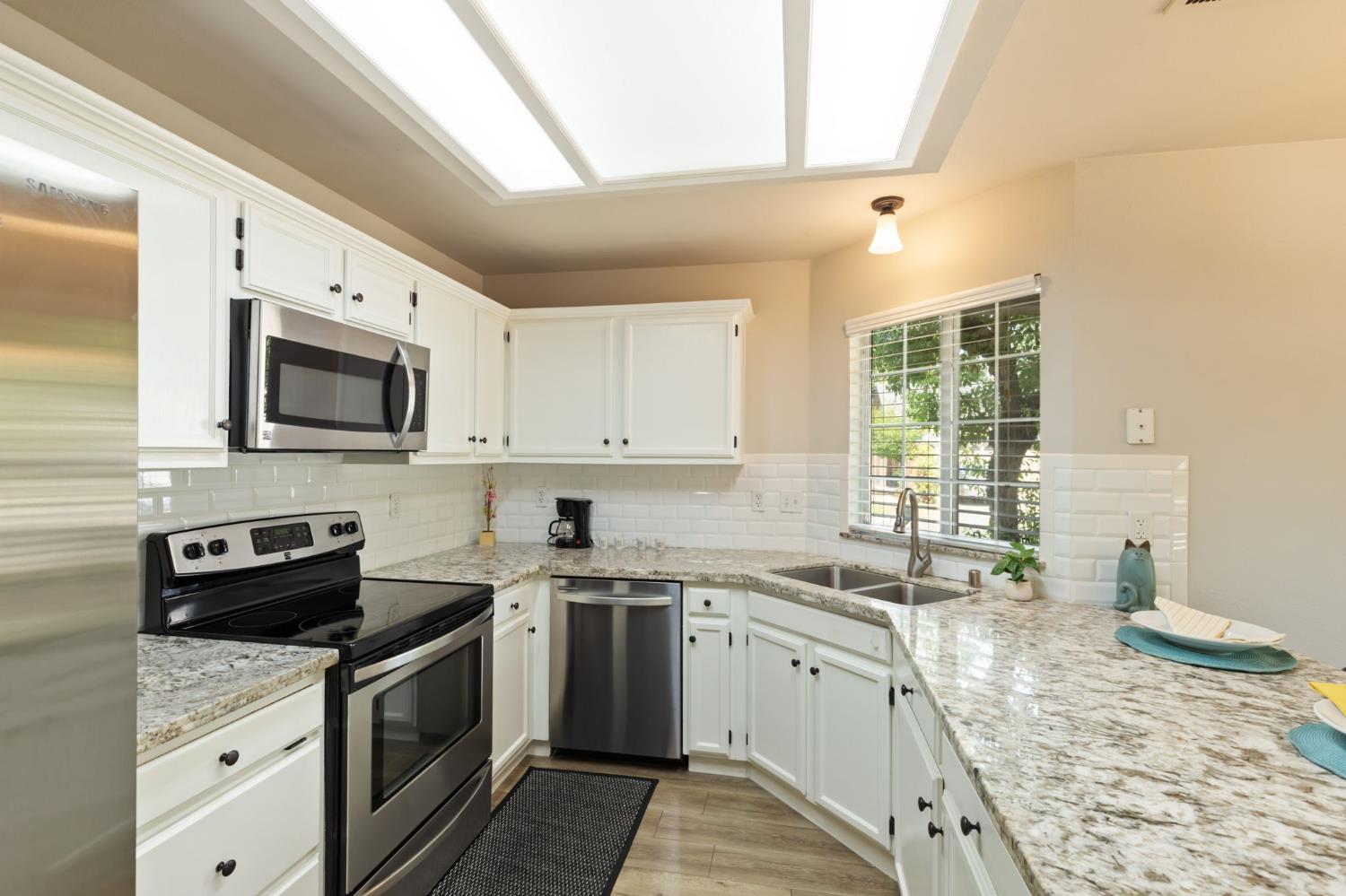 8181 N Backer Ave, Fresno, CA 93720