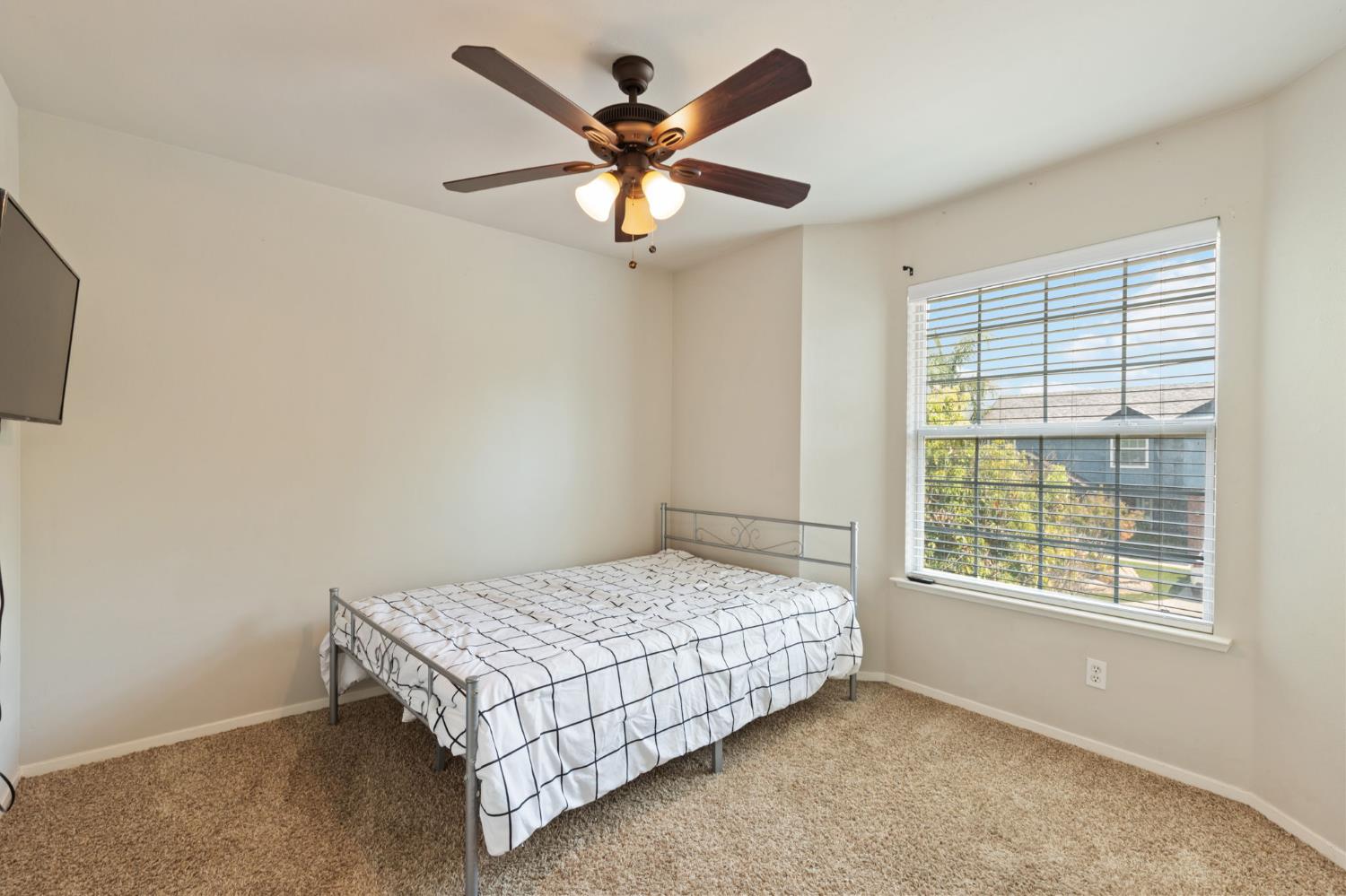 8181 N Backer Ave, Fresno, CA 93720