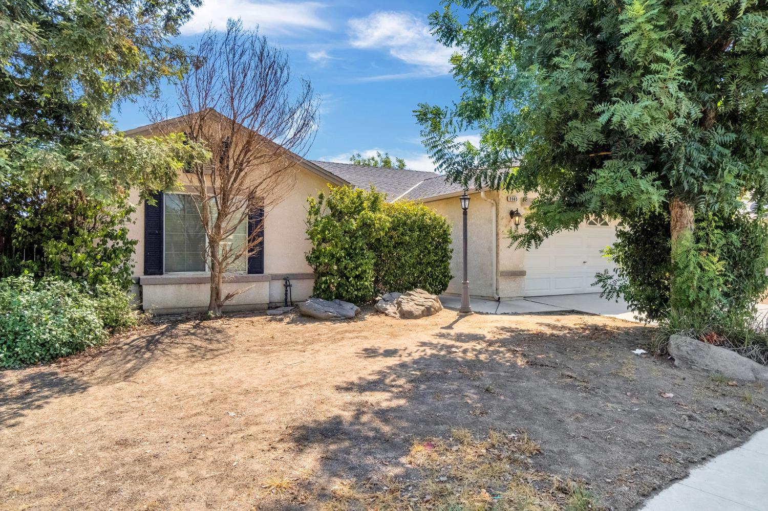 5565 W Lamona Ave, Fresno, CA 93722