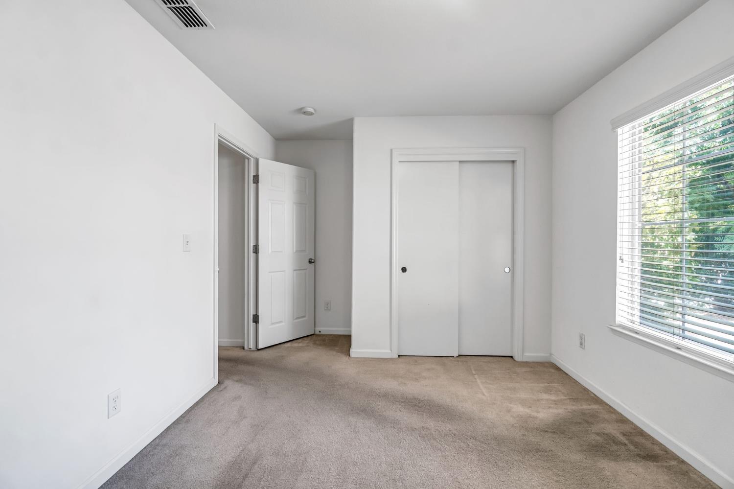5565 W Lamona Ave, Fresno, CA 93722