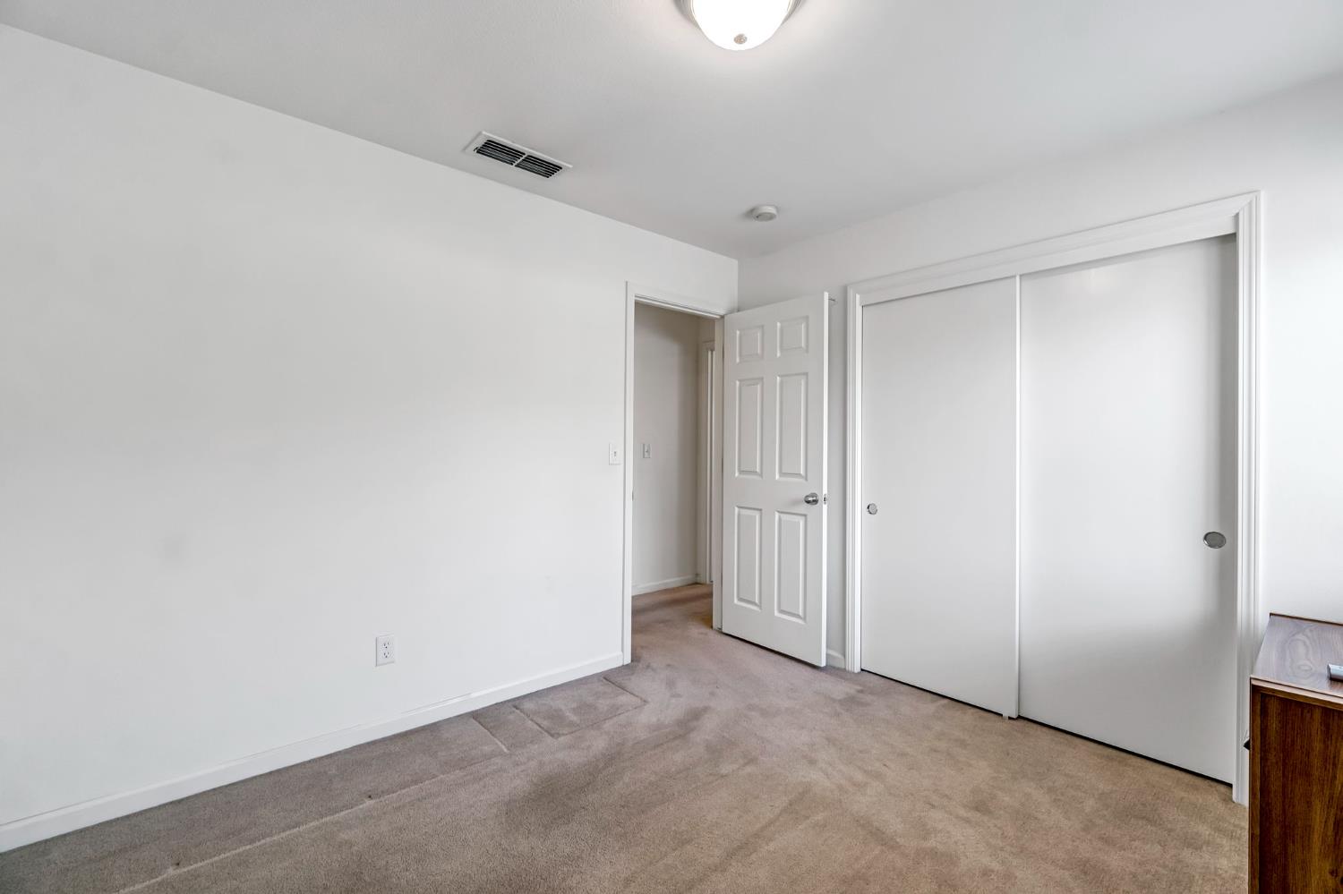 5565 W Lamona Ave, Fresno, CA 93722