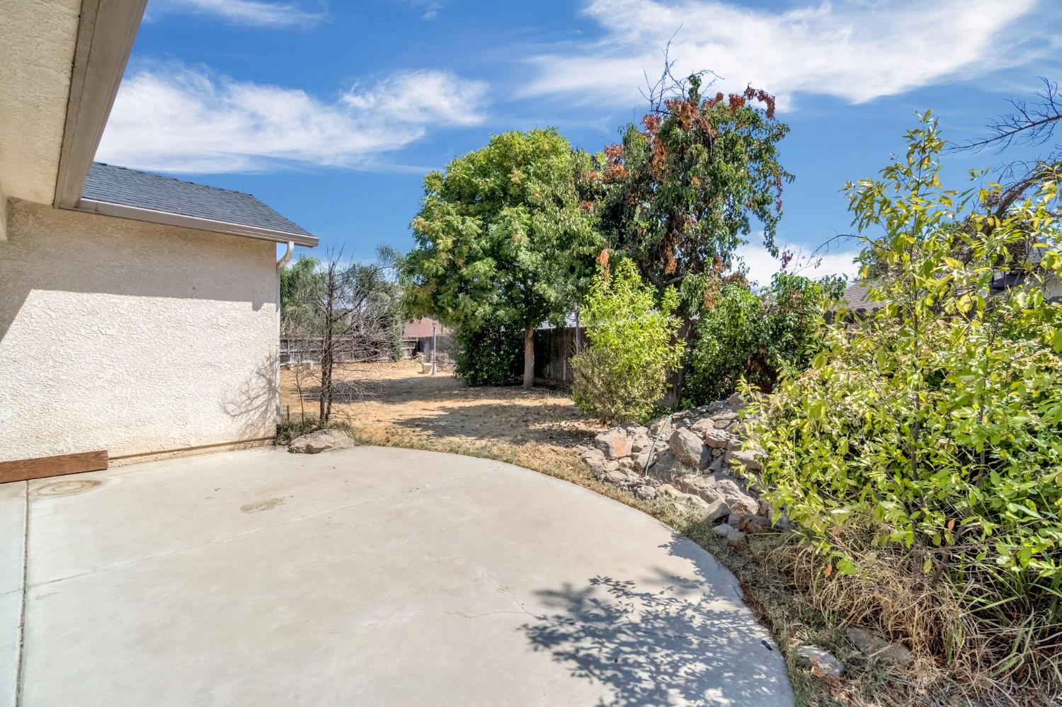 5565 W Lamona Ave, Fresno, CA 93722