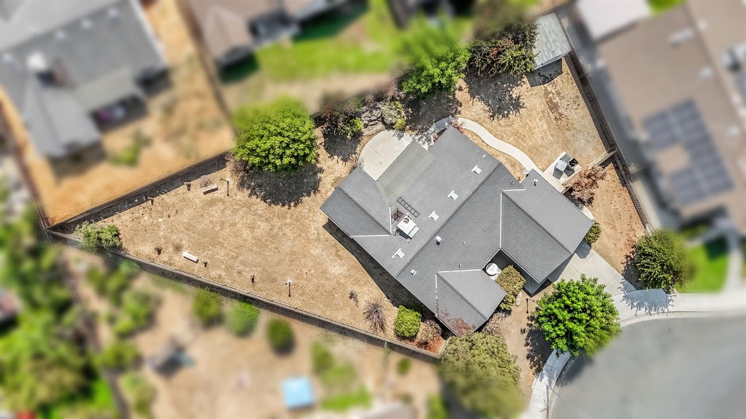 5565 W Lamona Ave, Fresno, CA 93722