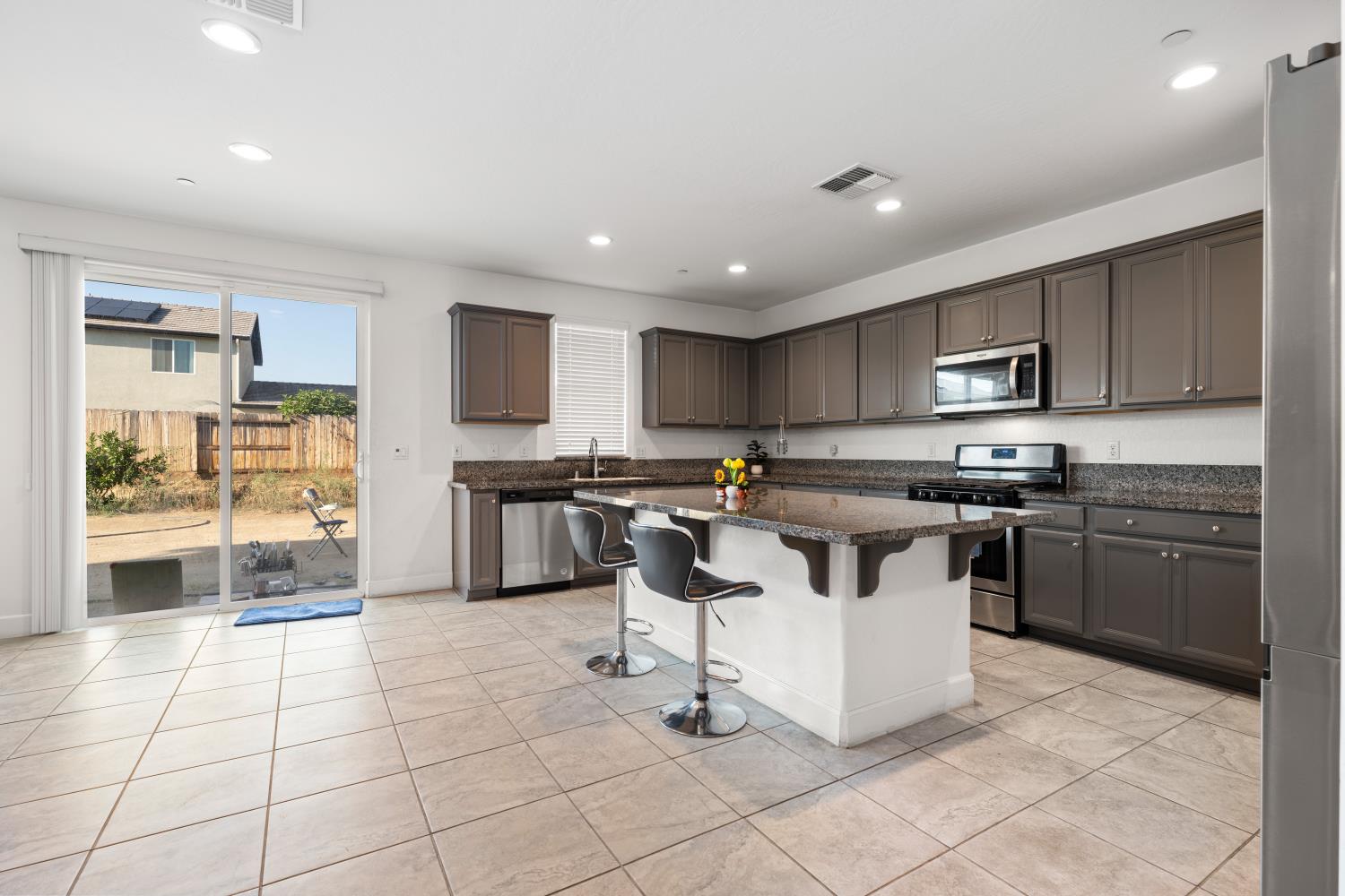 6696 E Harvard Ave, Fresno, CA 93727