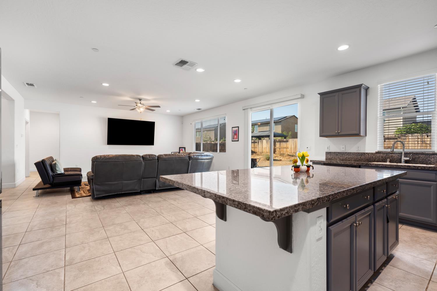 6696 E Harvard Ave, Fresno, CA 93727
