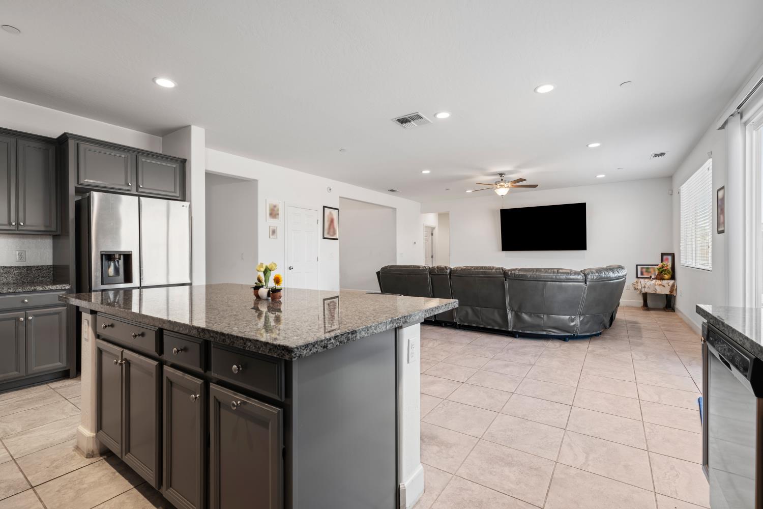 6696 E Harvard Ave, Fresno, CA 93727