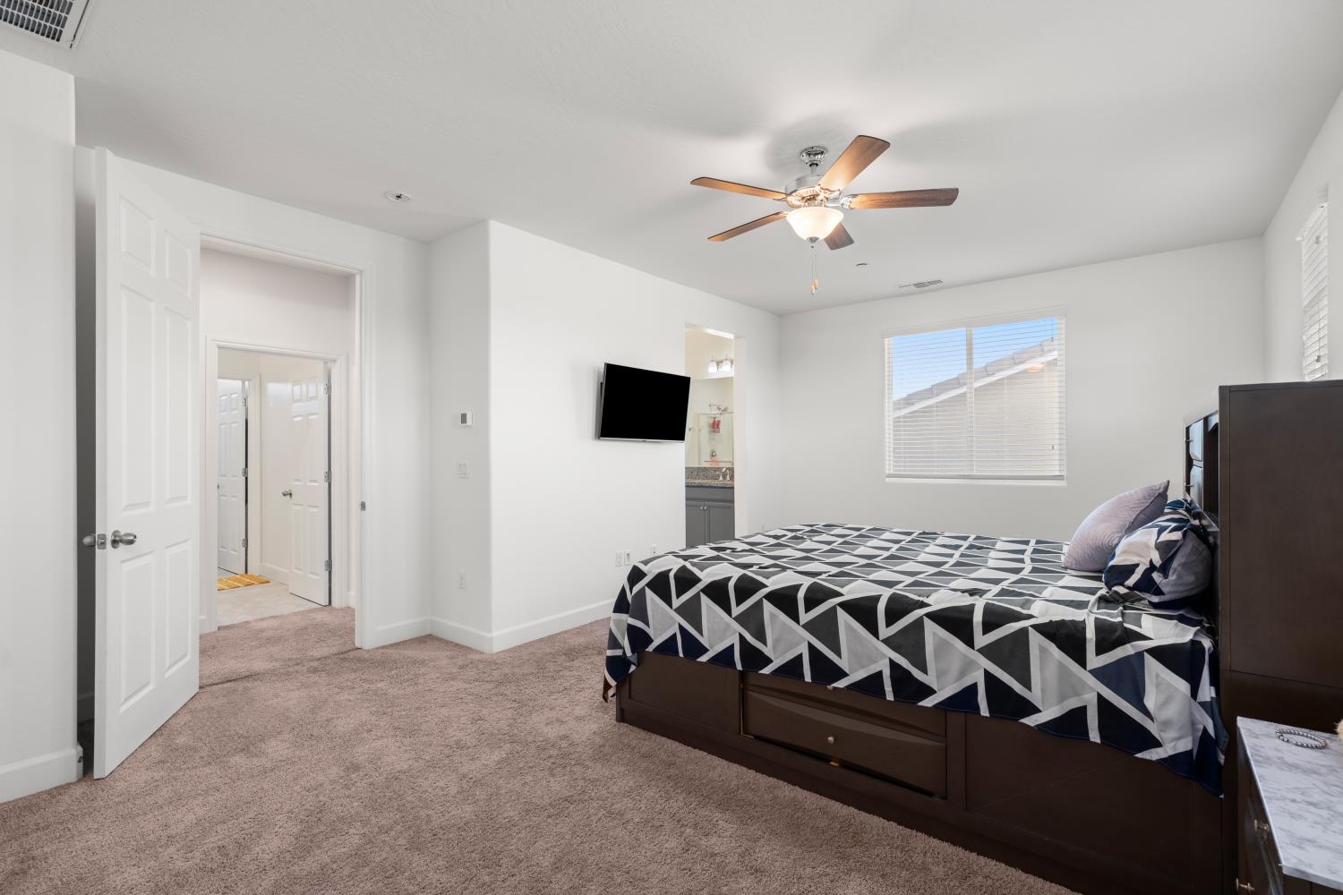 6696 E Harvard Ave, Fresno, CA 93727