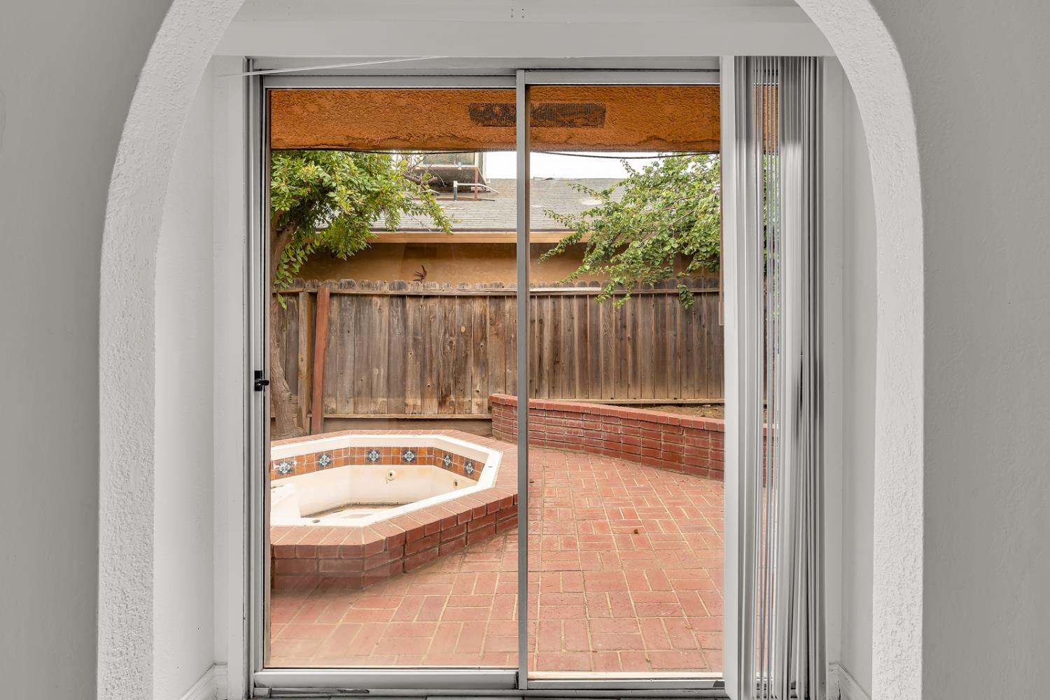 4831 E Geary, Fresno, CA 93725