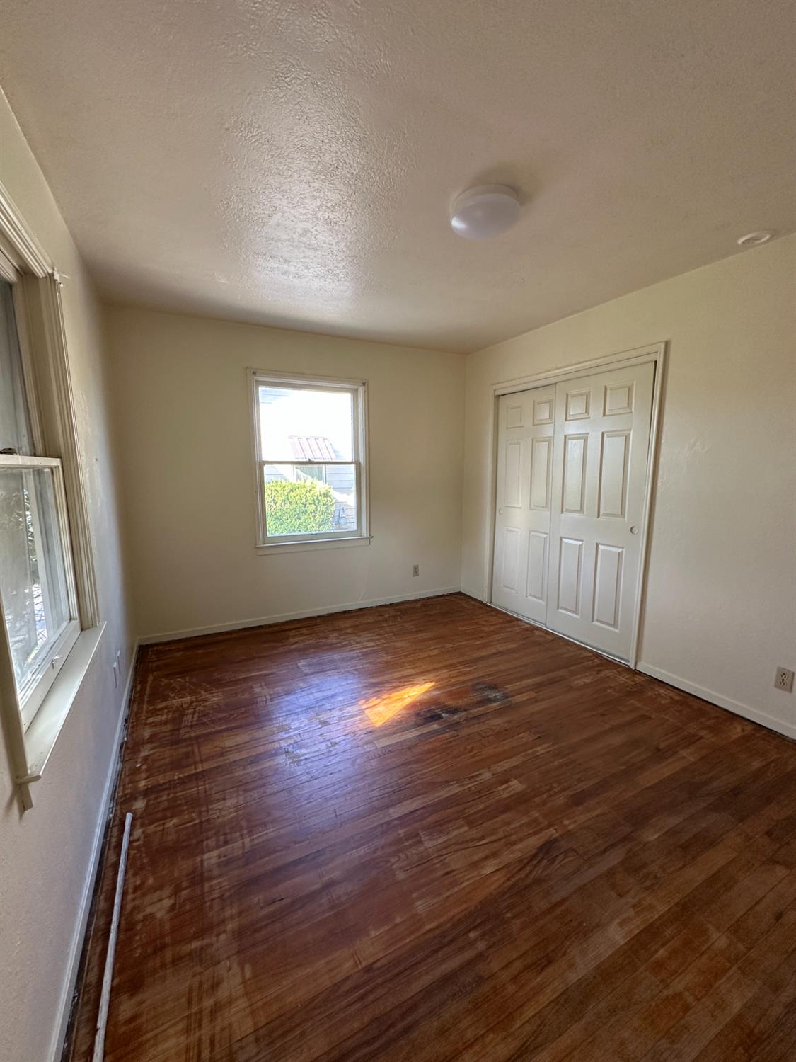 2042 E Mayfair Dr, Fresno, CA 93703
