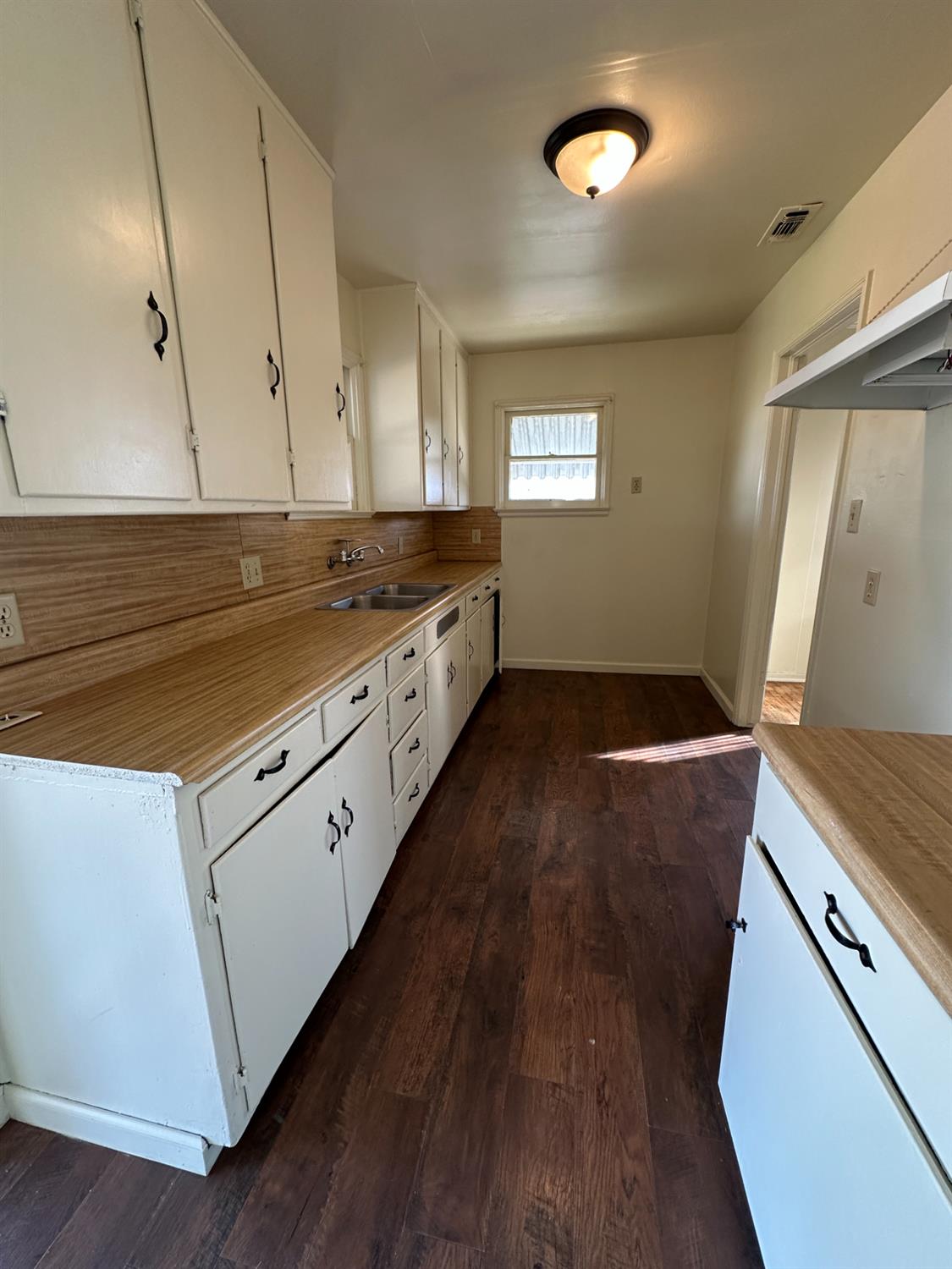 2042 E Mayfair Dr, Fresno, CA 93703