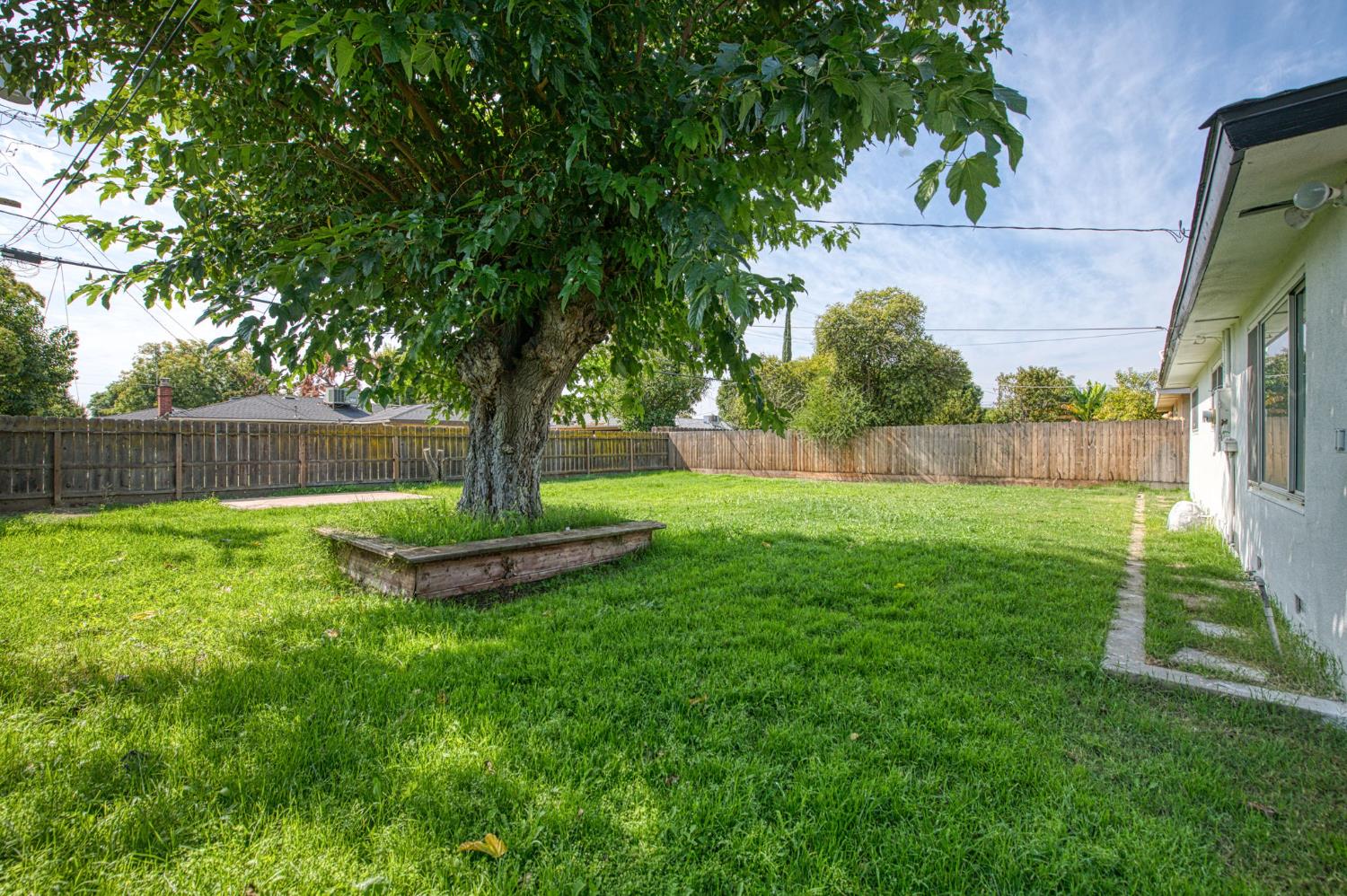 4466 E Donner Ave, Fresno, CA 93726