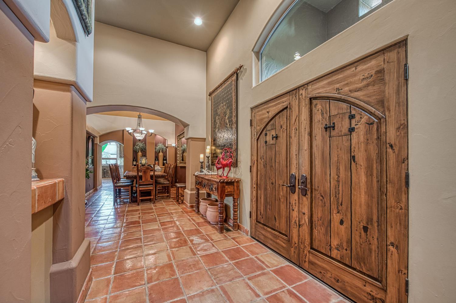 876 E Sutton Dr, Fresno, CA 93720