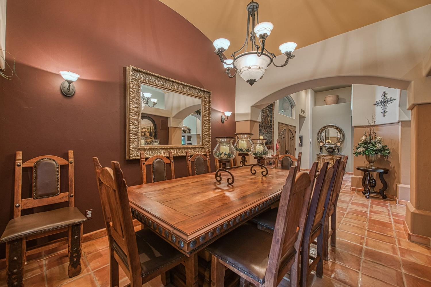876 E Sutton Dr, Fresno, CA 93720
