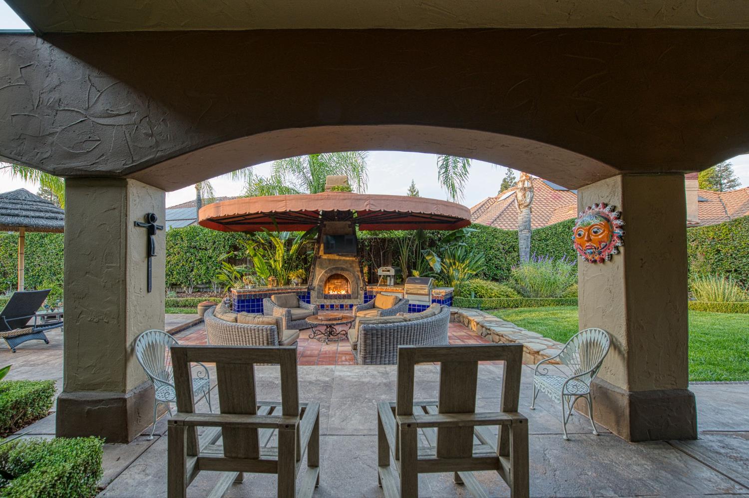 876 E Sutton Dr, Fresno, CA 93720