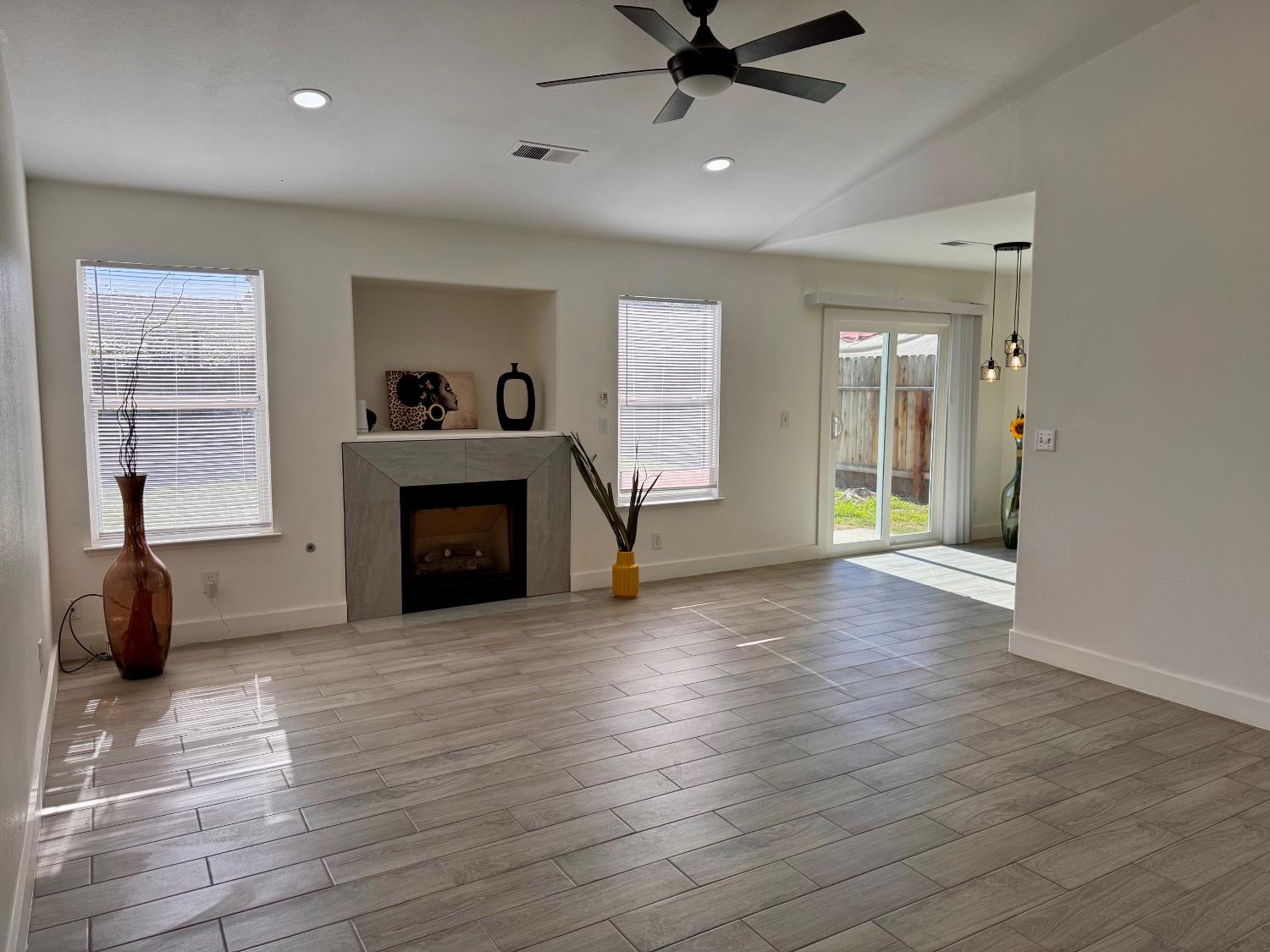 5375 W Ramona Ave, Fresno, CA 93722