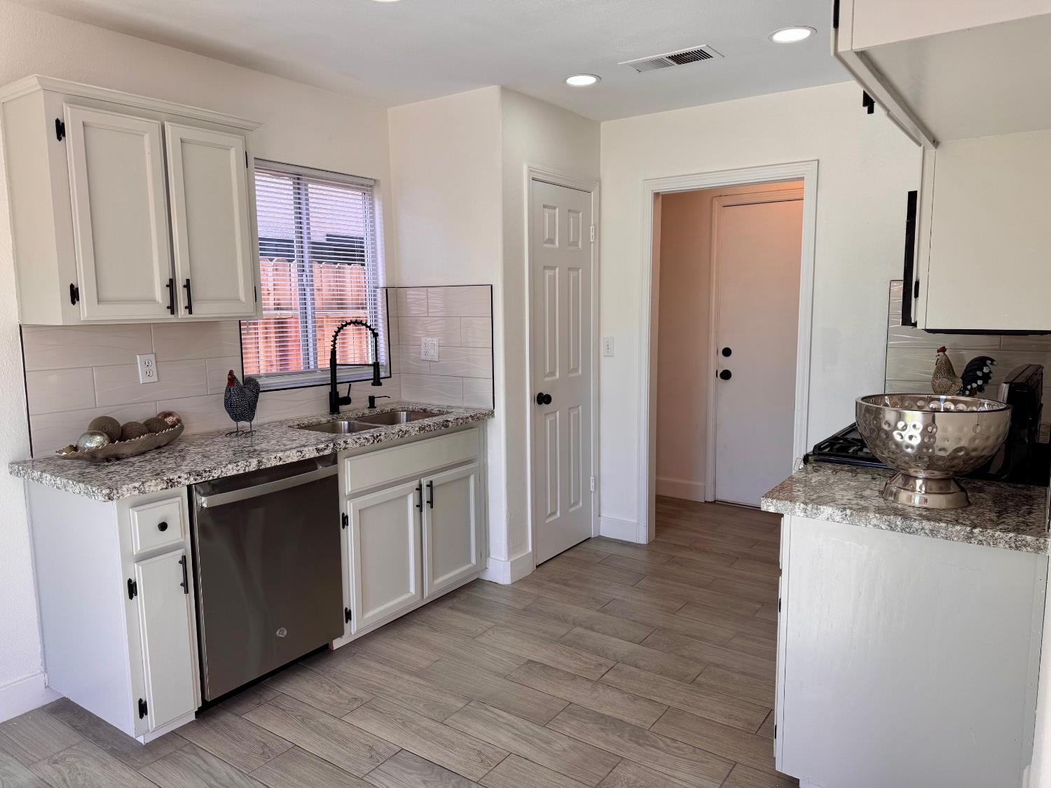 5375 W Ramona Ave, Fresno, CA 93722