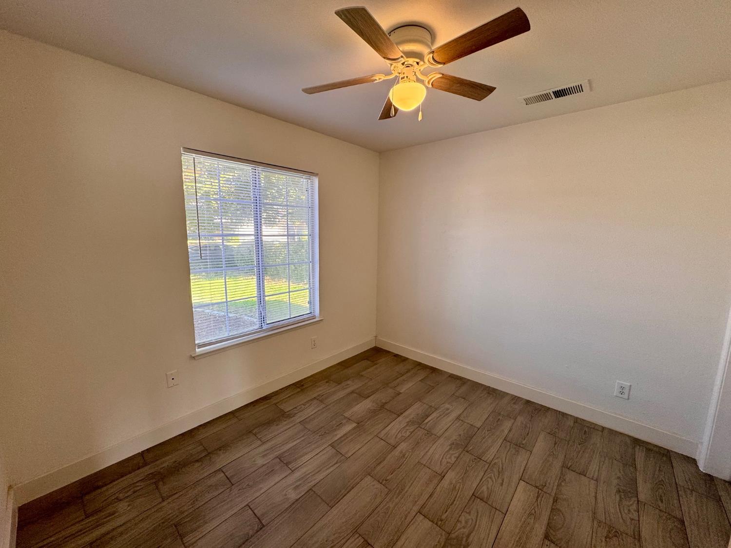 5375 W Ramona Ave, Fresno, CA 93722