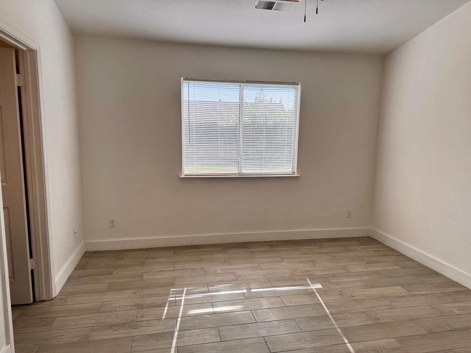 5375 W Ramona Ave, Fresno, CA 93722