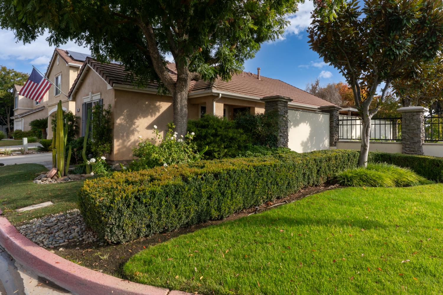 7502 N Trellis Cir, Fresno, CA 93720