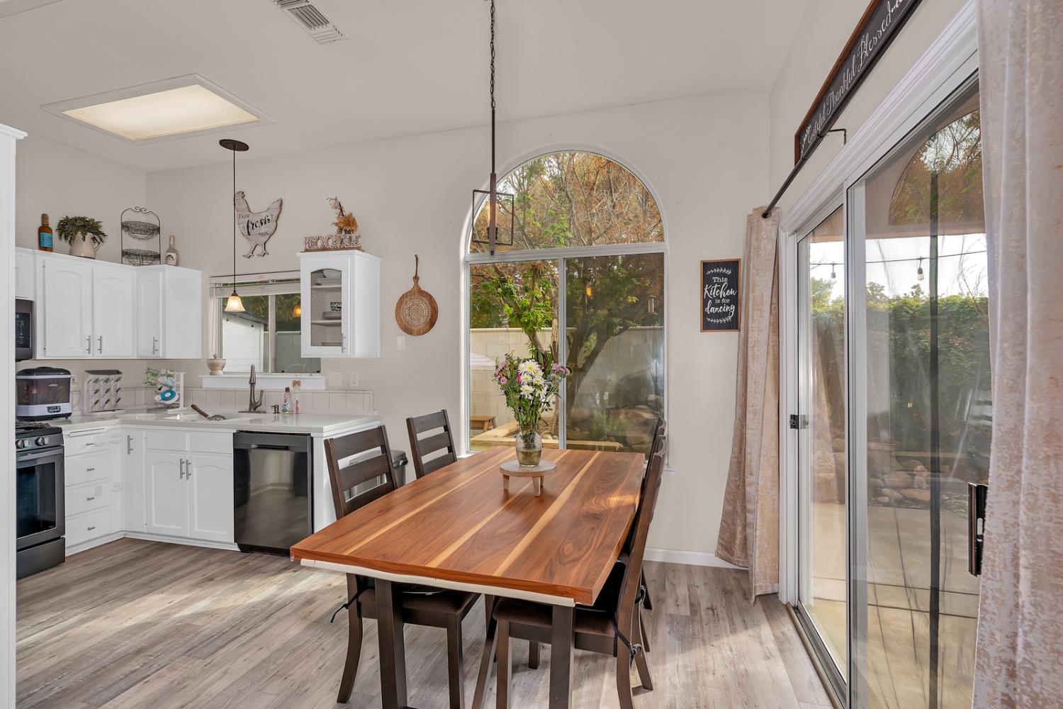 7502 N Trellis Cir, Fresno, CA 93720