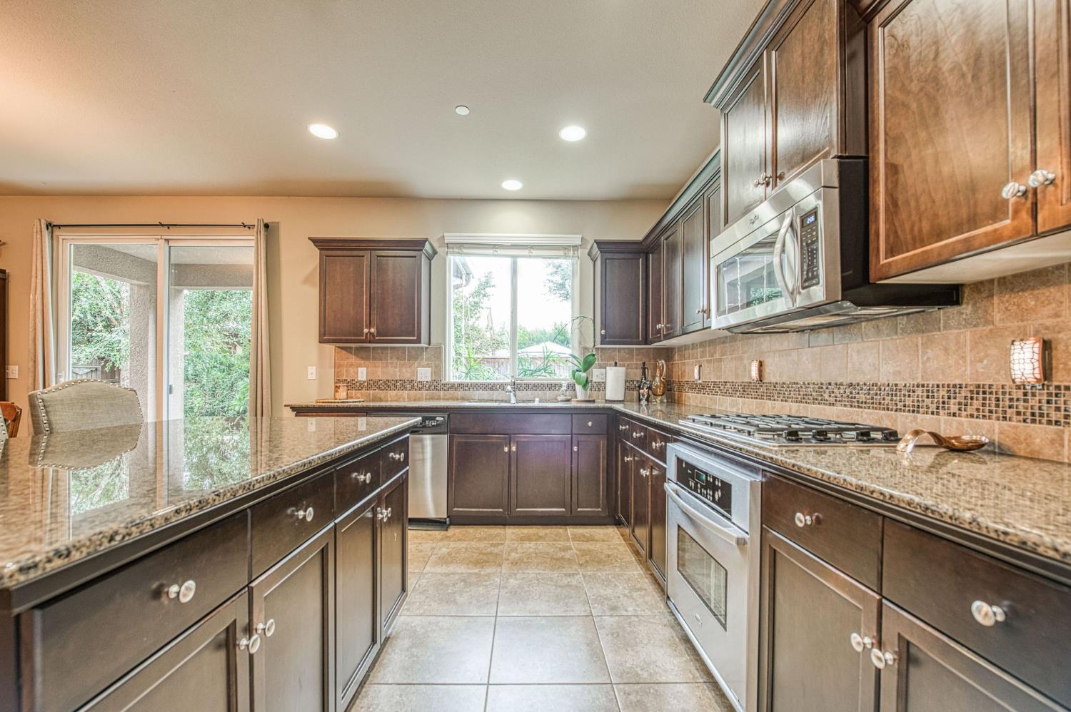 7141 N Lead Ave, Fresno, CA 93711