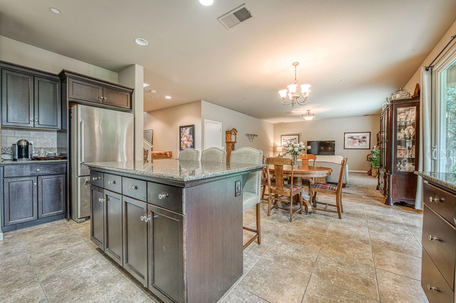 7141 N Lead Ave, Fresno, CA 93711