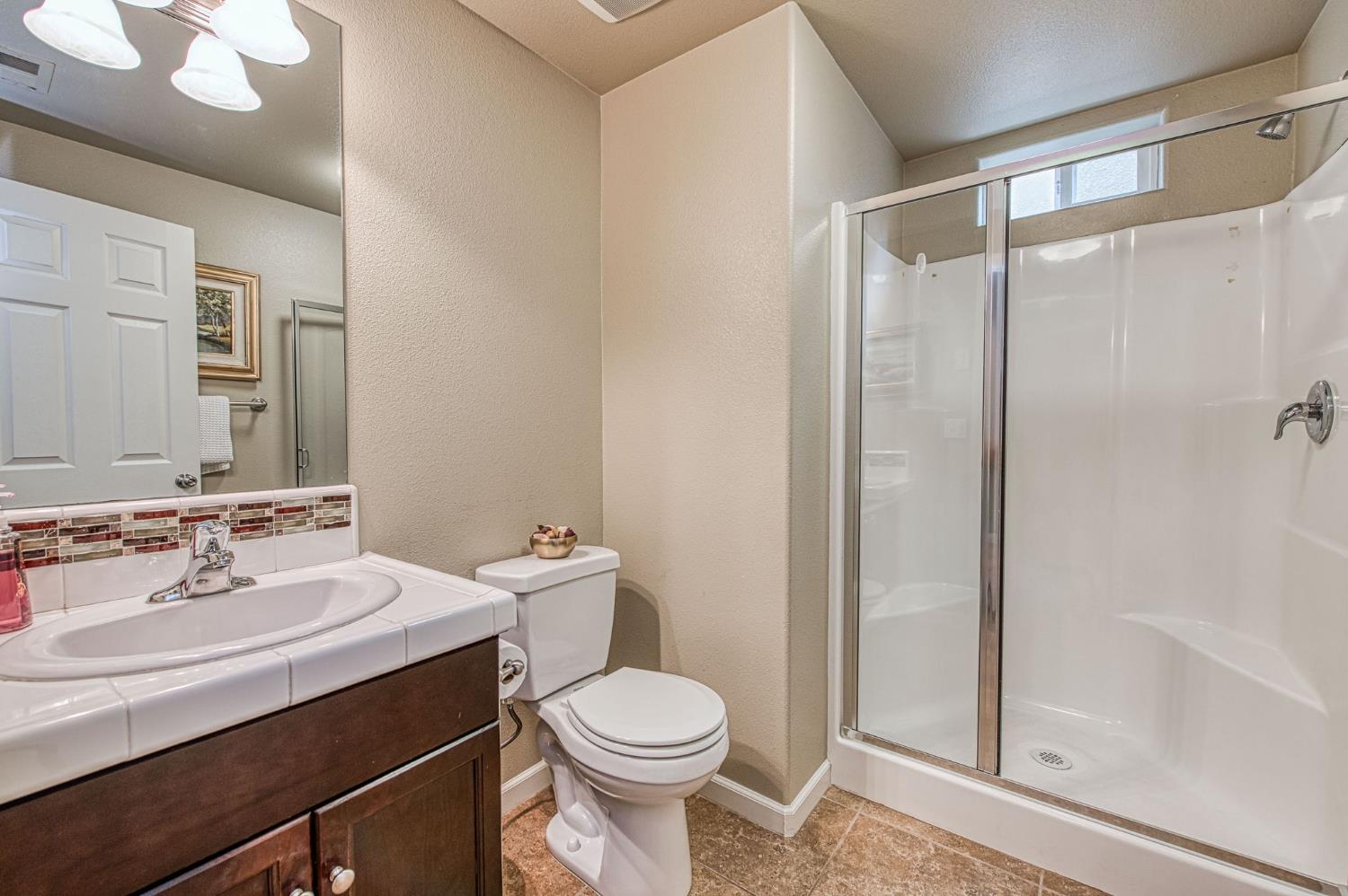 7141 N Lead Ave, Fresno, CA 93711