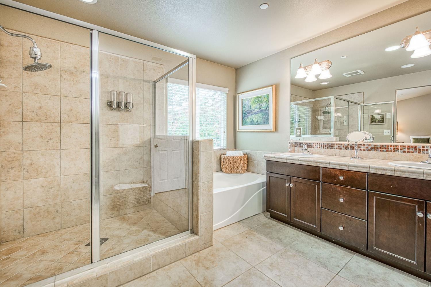 7141 N Lead Ave, Fresno, CA 93711