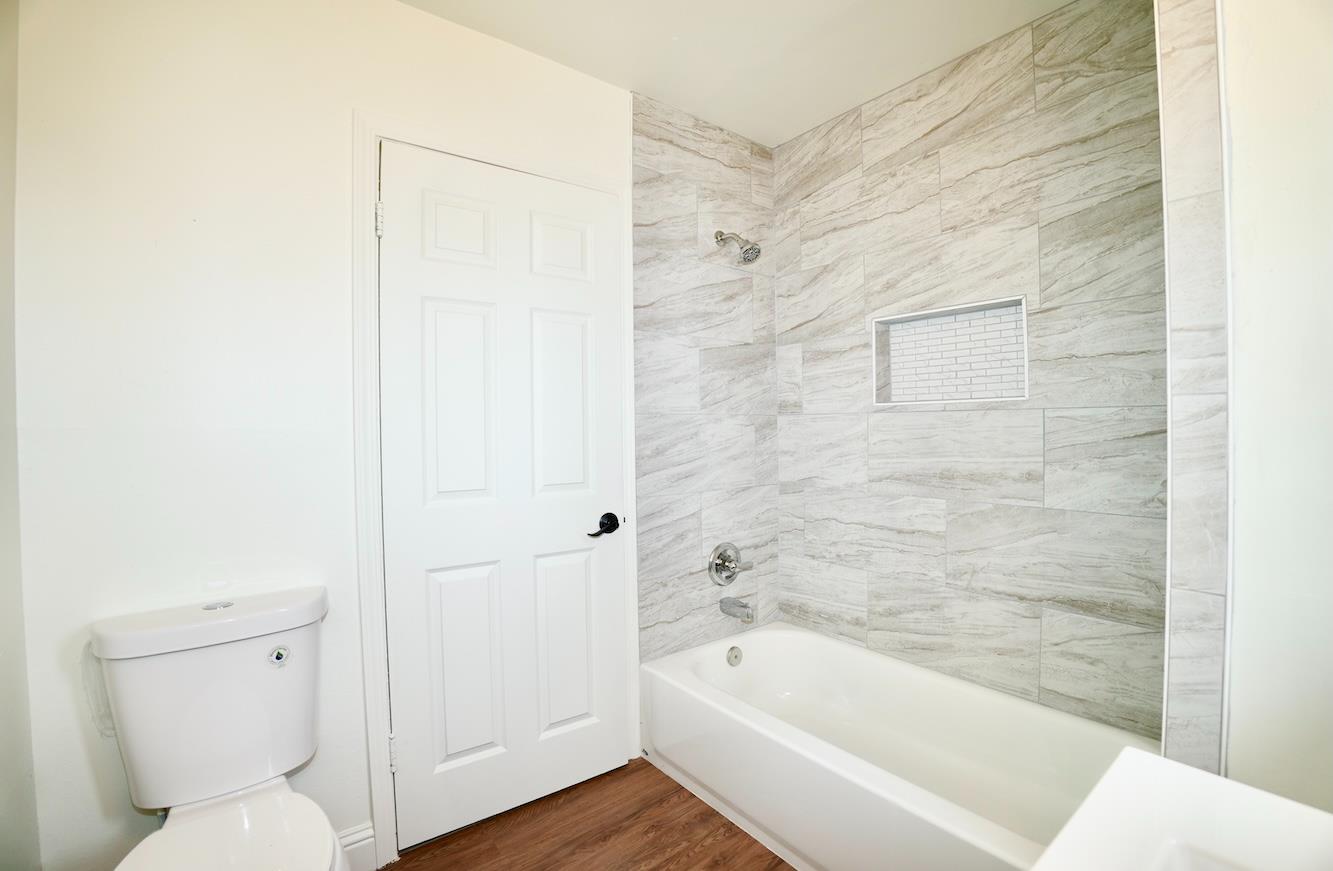 1305 E Fedora, Fresno, CA 93704