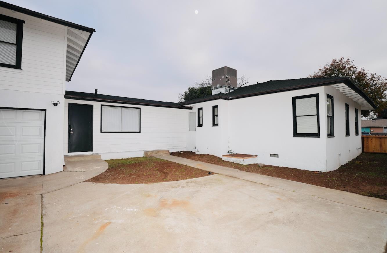 1305 E Fedora, Fresno, CA 93704