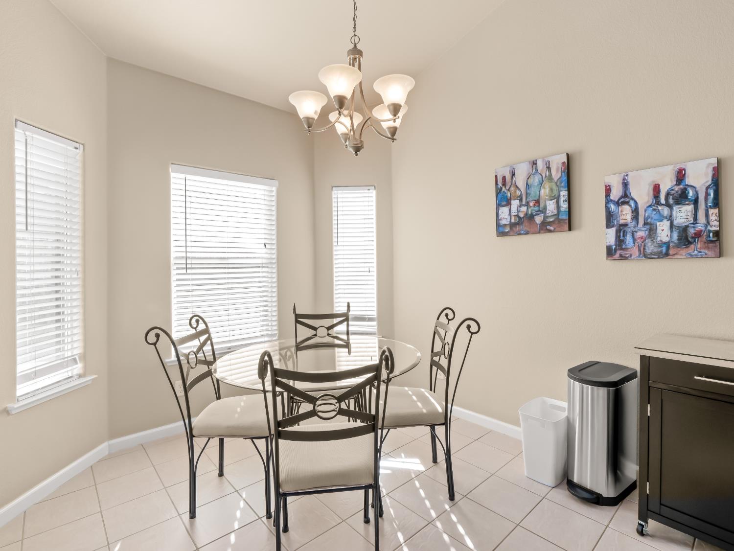 2887 E Christopher Dr, Fresno, CA 93720