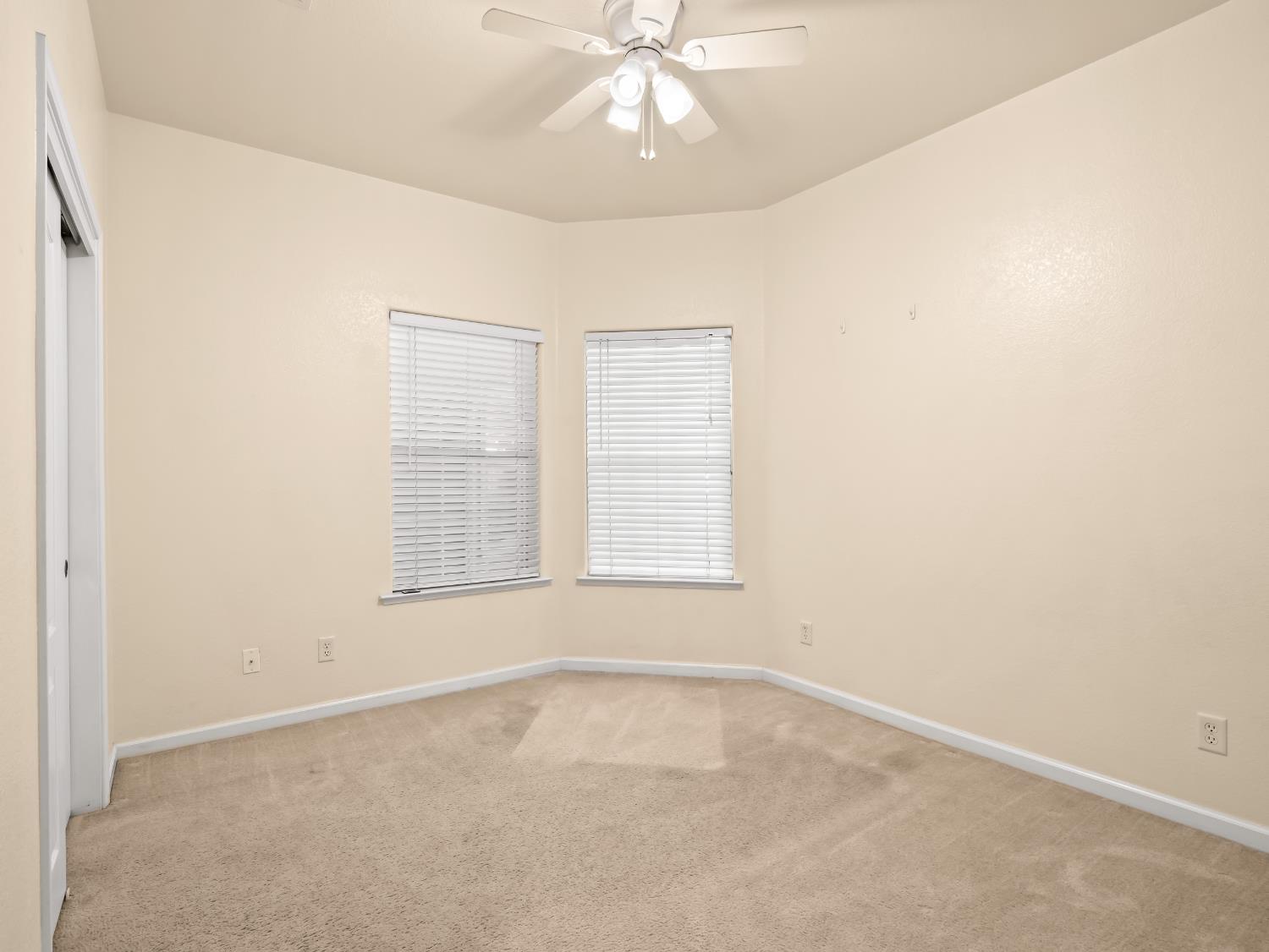 2887 E Christopher Dr, Fresno, CA 93720