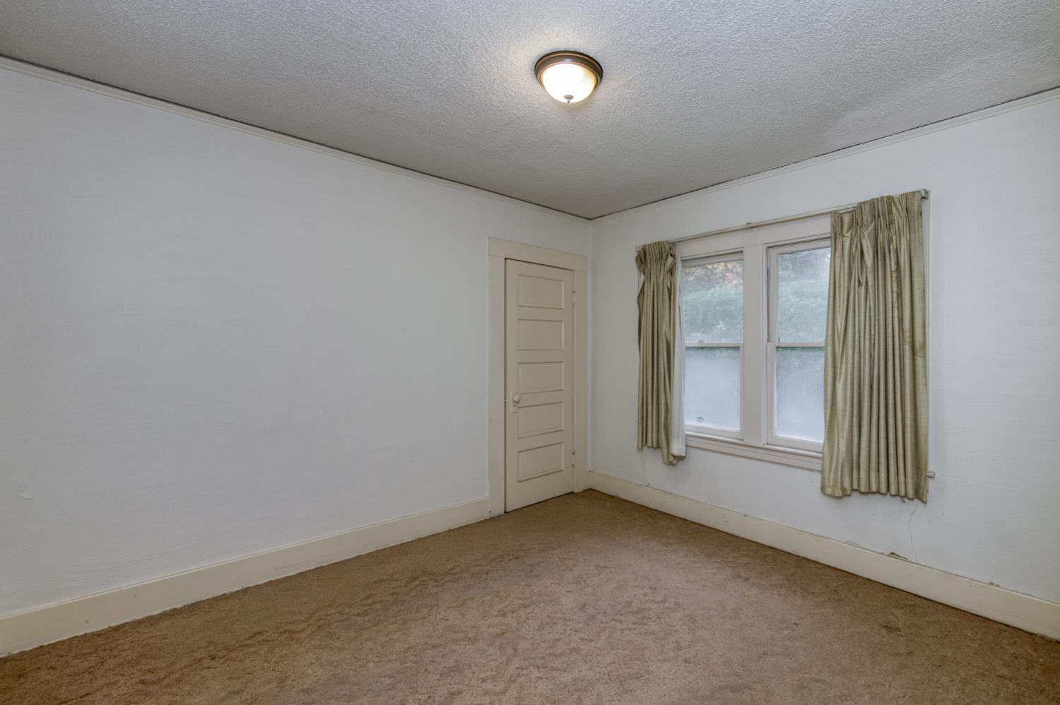 1036 E Cornell Ave, Fresno, CA 93704