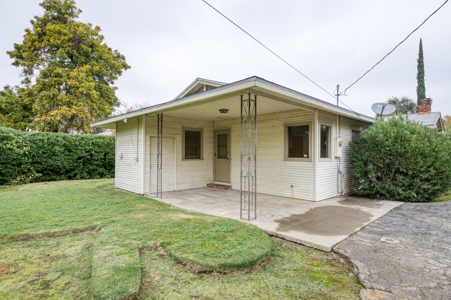 1036 E Cornell Ave, Fresno, CA 93704