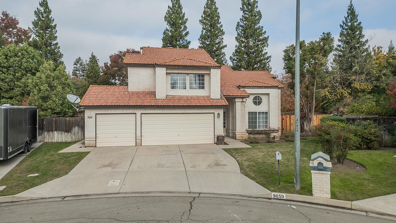 9659 N Shenandoah Ln, Fresno, CA 93720